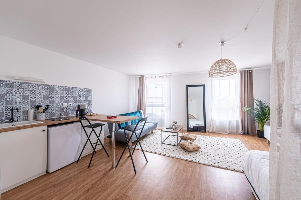 Studio Disneyland En 10 Min Paris 30 Min Montevrain Exterior photo